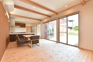 将来ご高齢になっても安心の平屋の家。茨城県水戸市で自然素材にこだわった平屋の家なら鈴木建装
